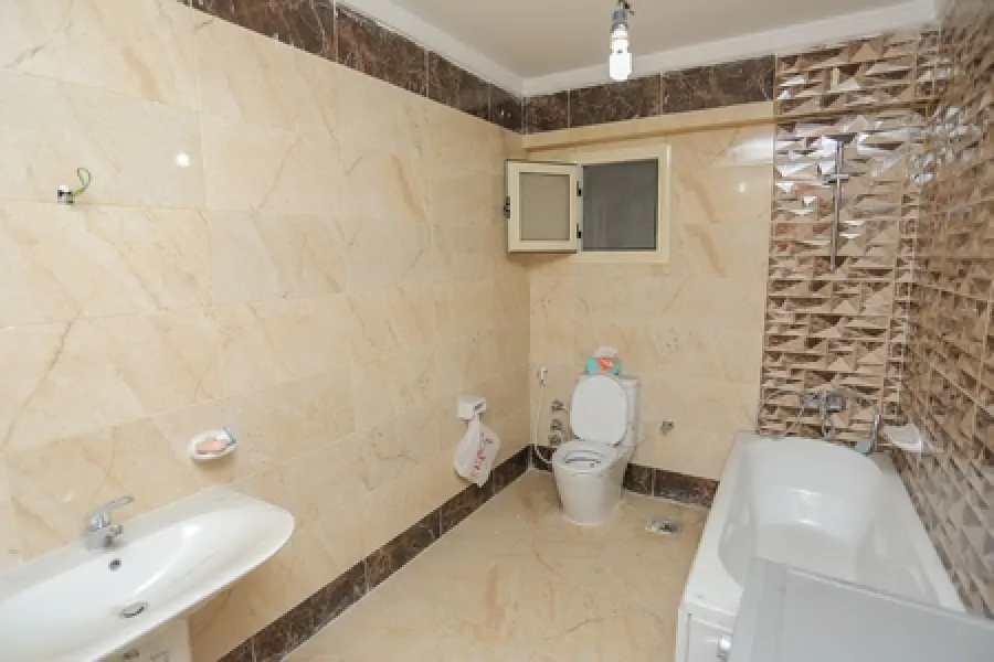 شقة للبيع 165م جليم (خطوات من البحر)