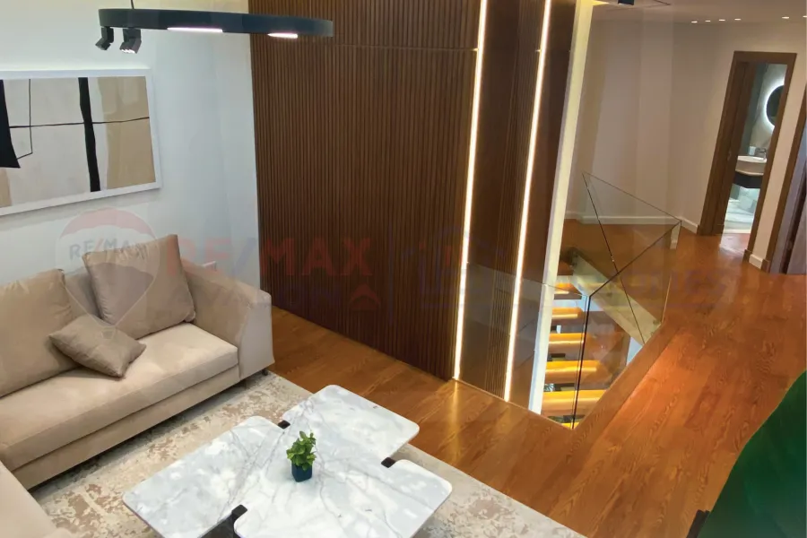 سكاي فيلا للبيع 317 م سموحة (سكاي لاين)