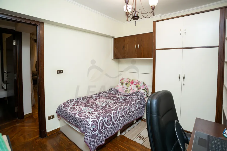 شقة للبيع 100 م سموحه (ميدان فيكتور عمانويل)