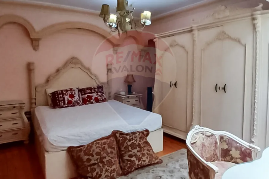 شقه للبيع 135 م كفر عبده (بالقرب من قصر قرداحي)