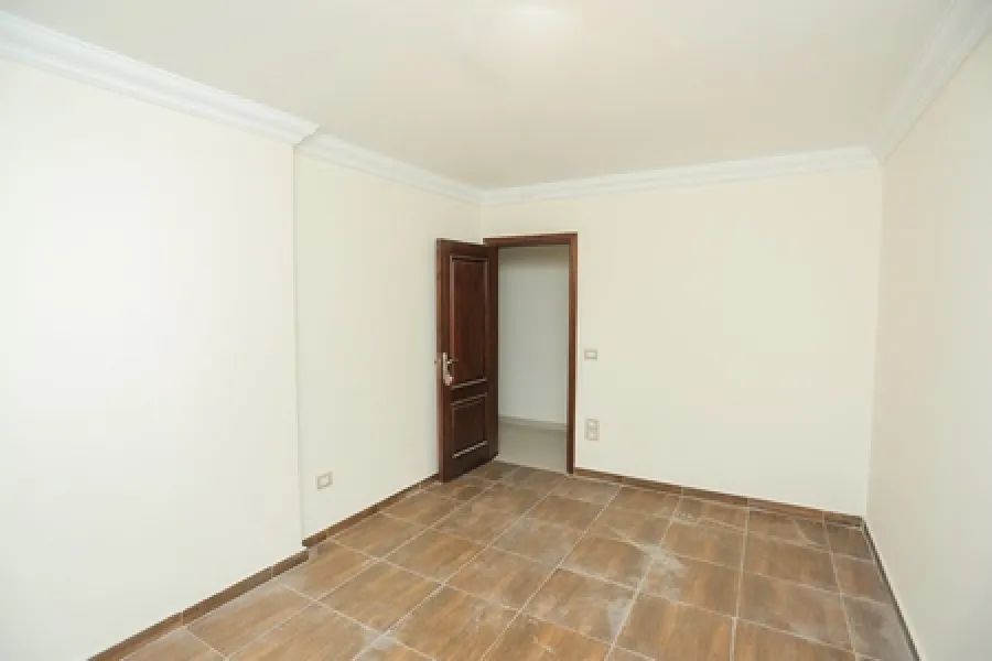 شقة للبيع 165م جليم (خطوات من البحر)