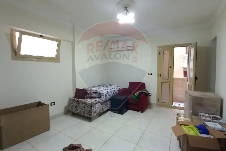 Apartment for sale 200 m Sidi Bishr (steps from the sea)