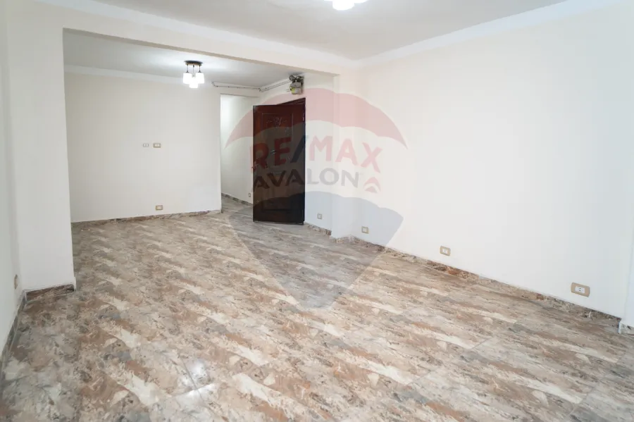 شقة للبيع 120 م صافى كامب شيزار (ثانى نمرة من البحر- فيو بحر مباشر)