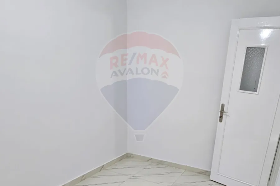 شقة للايجار 100 م كامب شيزار ( ش حامد نصر )