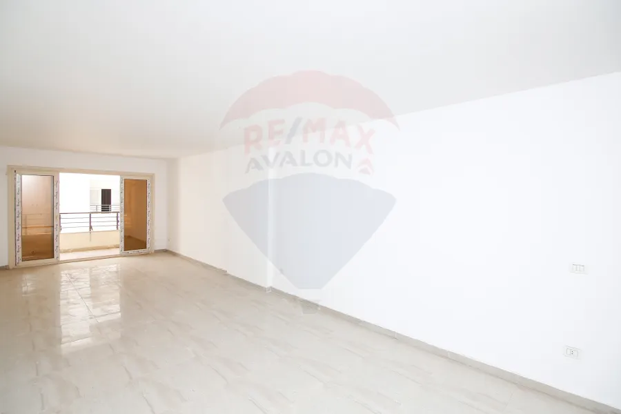 شقة  للإيجار  183م سموحه  (كومباوند الصيادلة )