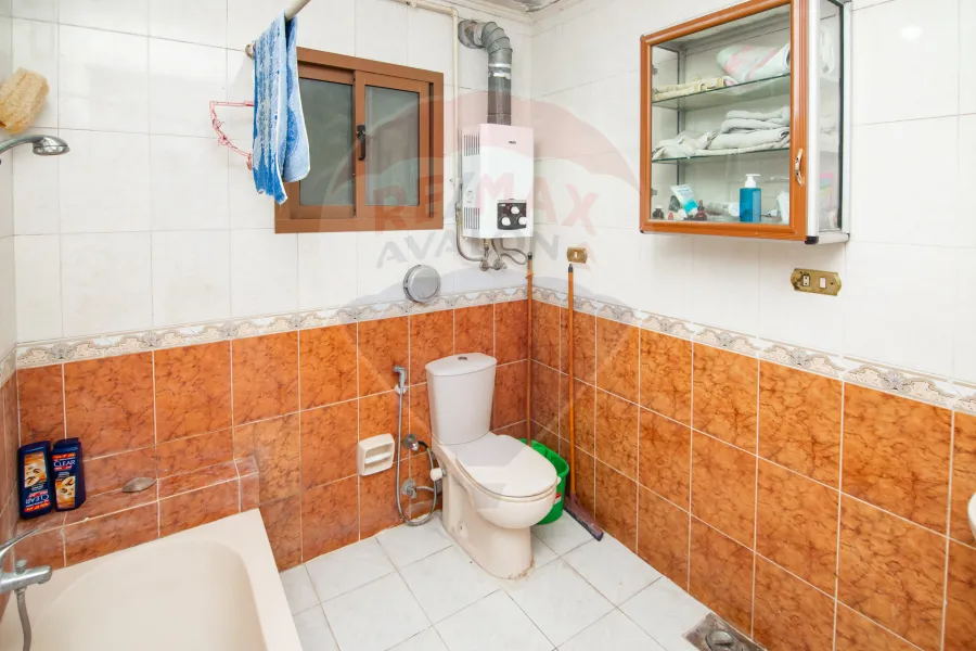 شقة للبيع 150 م جناكليس (خطوات من شارع أبو قير)