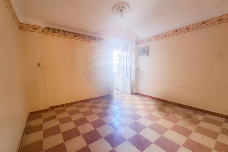 Apartment for sale 100 m Sidi Bishr ( steps from Gamal Abdel-Naser st. )