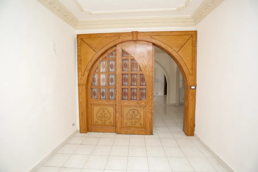 فيلا للبيع 250 م سموحة (ش مصطفي كامل)