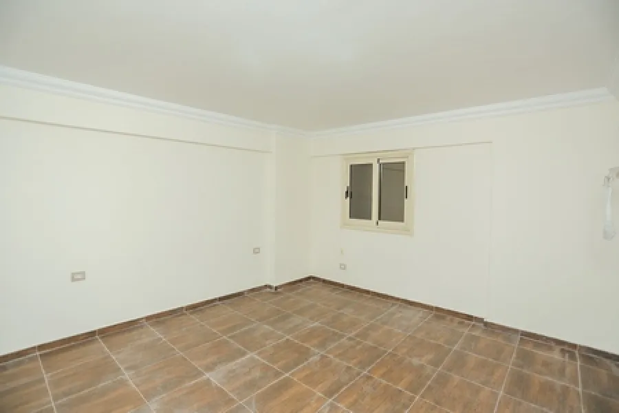 شقة للبيع 165م جليم (خطوات من البحر)