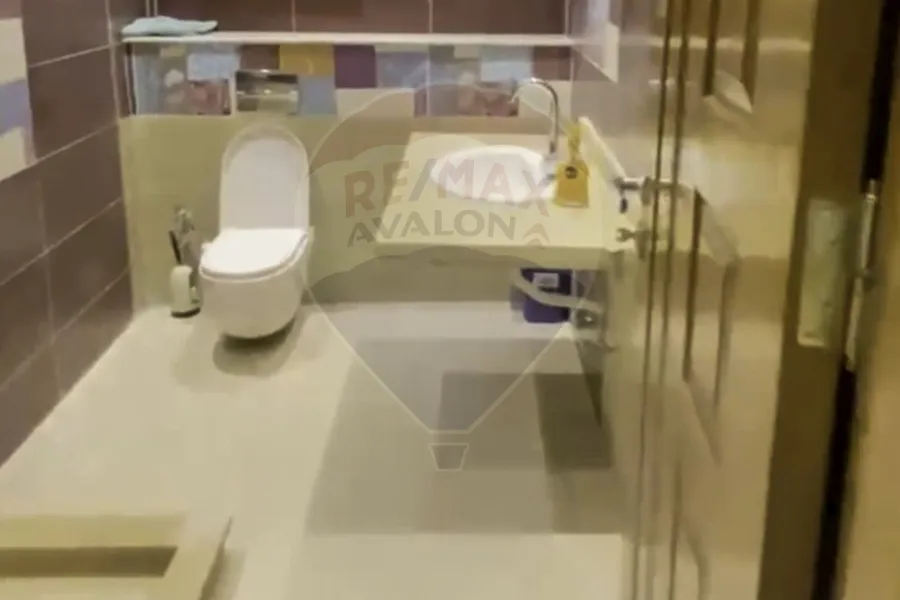 شقة للإيجار المفروش 165 م سموحة (ش فوزي معاذ)