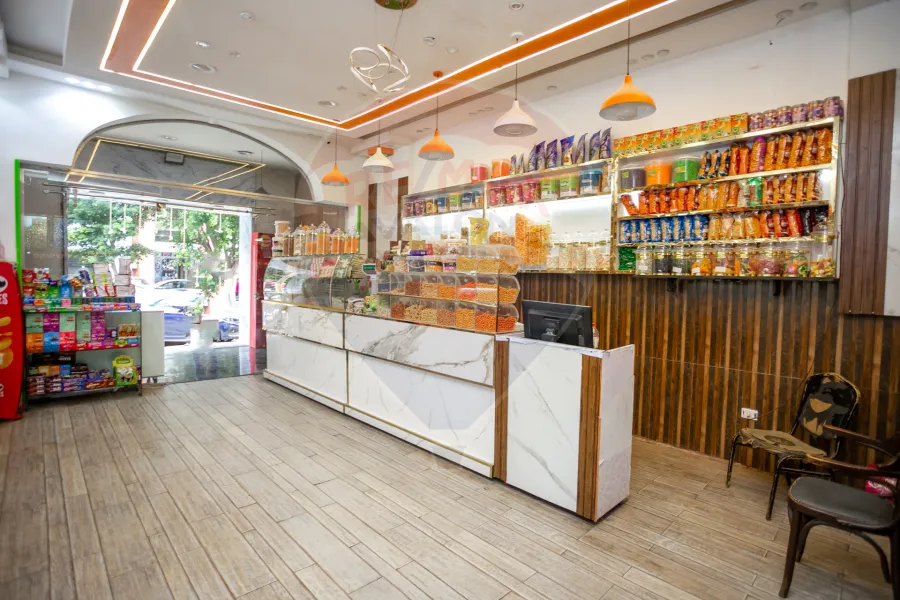 محل للبيع 50 م سموحة (امام خير زمان)