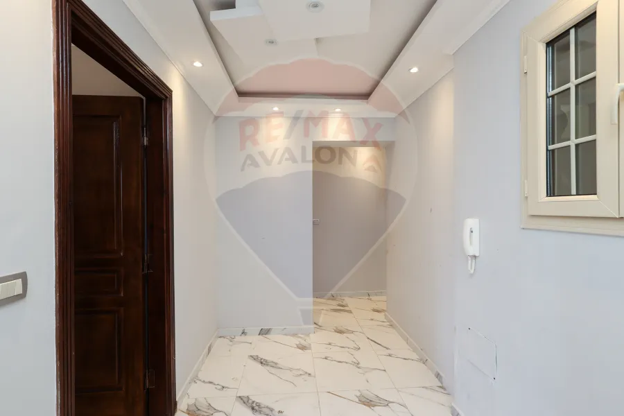 شقة للبيع 155 م سموحة (ش فوزي معاذ الرئيسي)