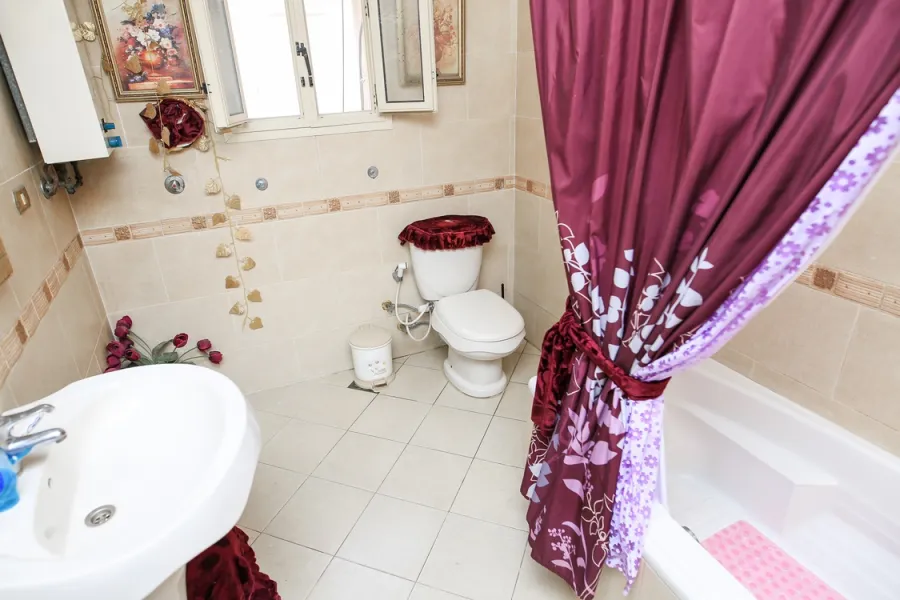 شقة للبيع 175م ثروت (ش عبد الحميد الديب)