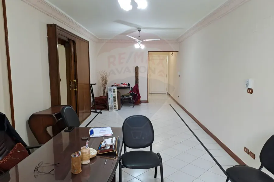 Administrative Apartment For Rent 130 m Smouha (Garden City St.)