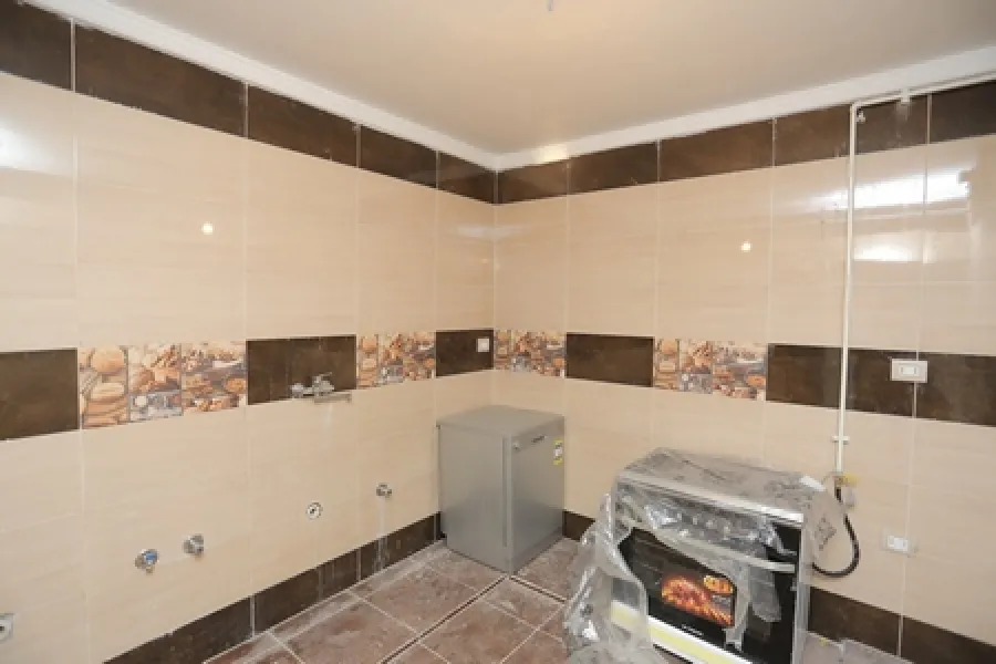 شقة للبيع 165م جليم (خطوات من البحر)