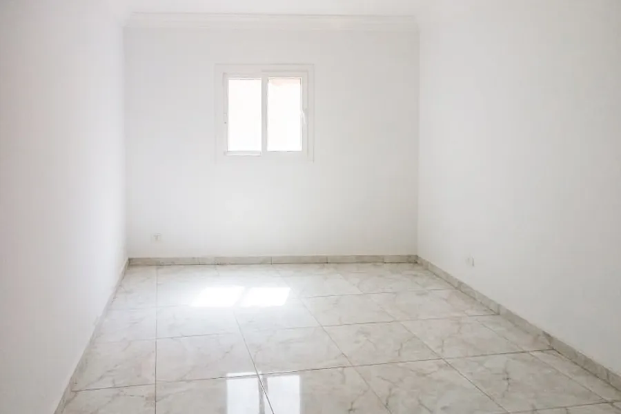 شقة للبيع 80م سيدي جابر الشيخ (علي الترام مباشرة) تصلح عيادة