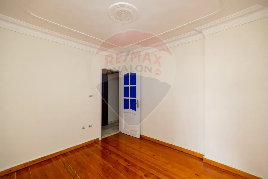 شقة للبيع 194 م لوران (ثالث نمرة من البحر)