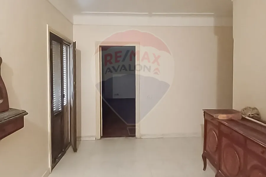 Apartment for rent 400 m Sporting (Port Said St.)