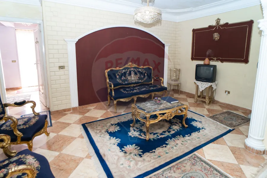 Apartment for sale 200 m Mansheya (on the tram - steps from the sea)