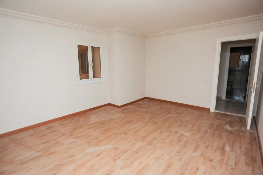 Apartment For Rent 290m Sporting