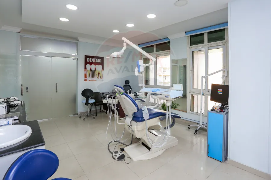 Medical Center for sale 220 m Al Azarita (Sutter St)