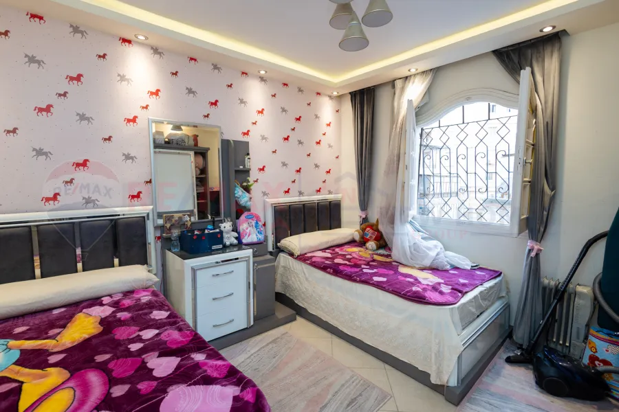 شقة للبيع 175 م لوران (تاني نمرة من ش الاقبال)