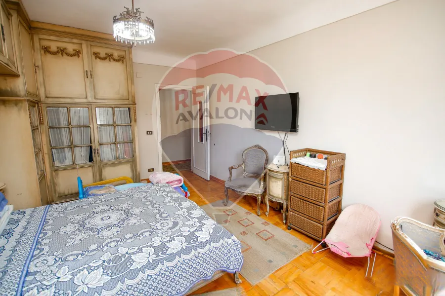 Apartment for rent 160 m Louran (steps from Abu Qir St - behind the National Bank)