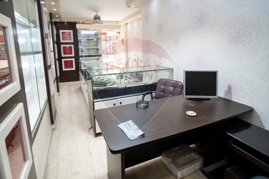 محل للايجار 30 م لوران (ش سرهنك)