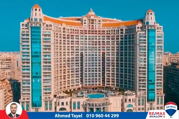 محل للبيع 25 م سان ستيفانو ( داخل المول )