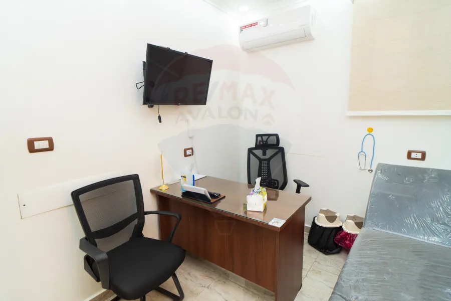 Administrative apartment for sale 400 m Lauran (Abu Qir main st)