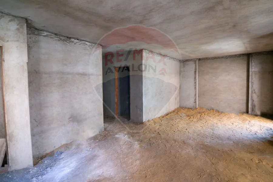 شقة للبيع 190 م جليم (ش مصطفي فهمي)