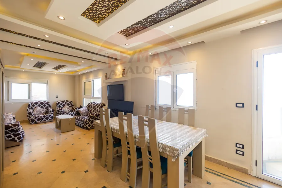 شقة للبيع 140 م المندرة (أمام كوبري 45 - على البحر مباشرة)