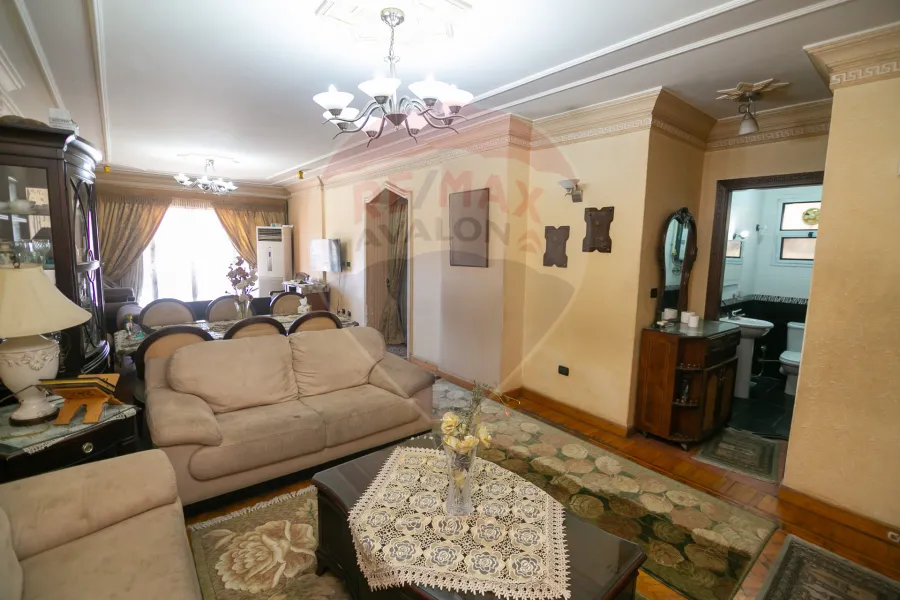 شقة للبيع 163 م سان ستيفانو (علي الترام مباشر)