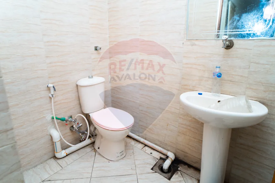 محل للايجار 88 م لوران (أول نمرة من ش الاقبال)