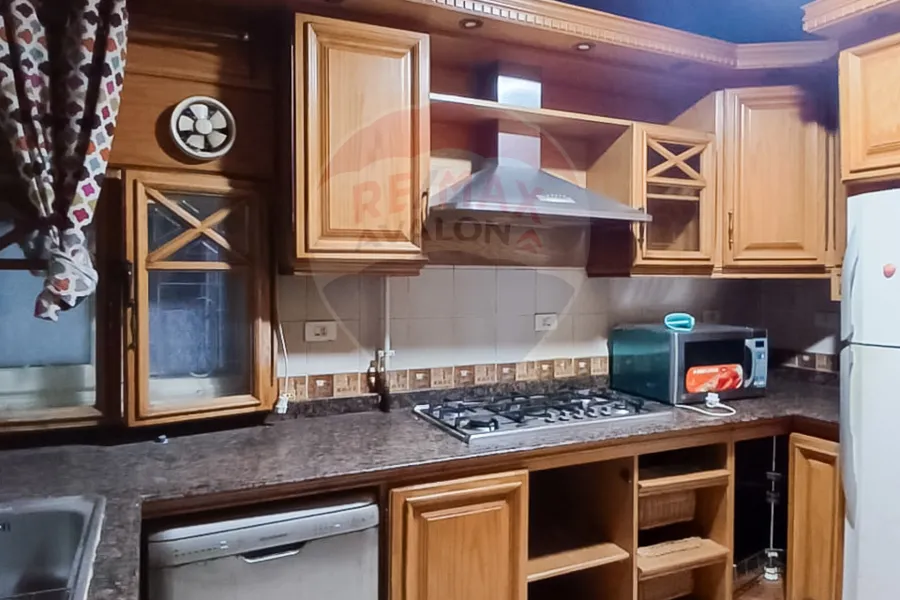 شقه للبيع 250 م رشدي (شارع ابو قير)