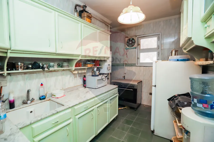 شقة للبيع 200 م كفر عبده (ش علي باشا ذو الفقار)