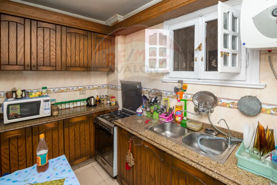 شقه للبيع 180 م كامب شيزار (ش بورسعيد الرئيسي)