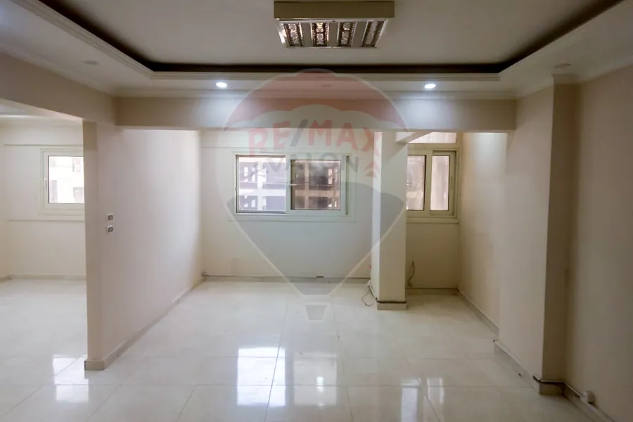 Commercial unit for rent  170 m Smouha (Hilton St.- next to Murooj Compound)