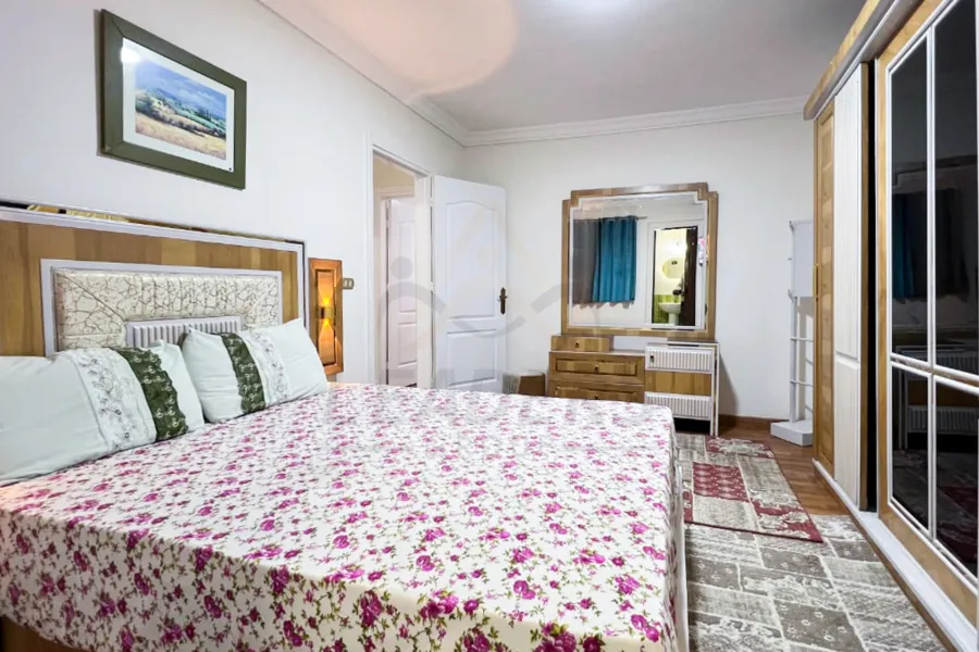 شقة للايجار المفروش 145 م سموحه (خطوات من نادى سموحة)