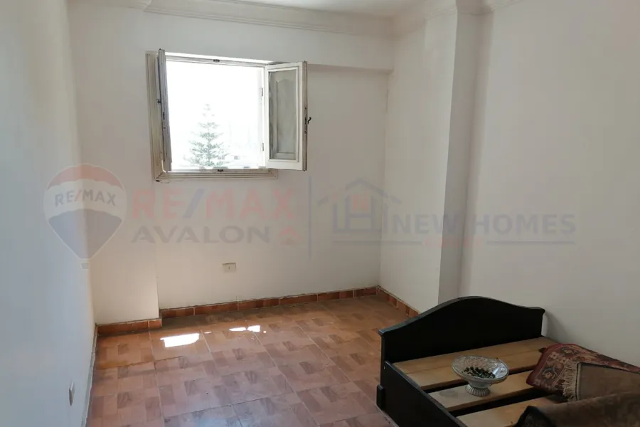 شقة للبيع 135 م سبورتنج (رابع نمرة من البحر)