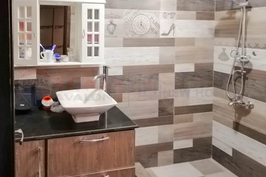 شقة للبيع 175 م رشدي (ش ابو قير)