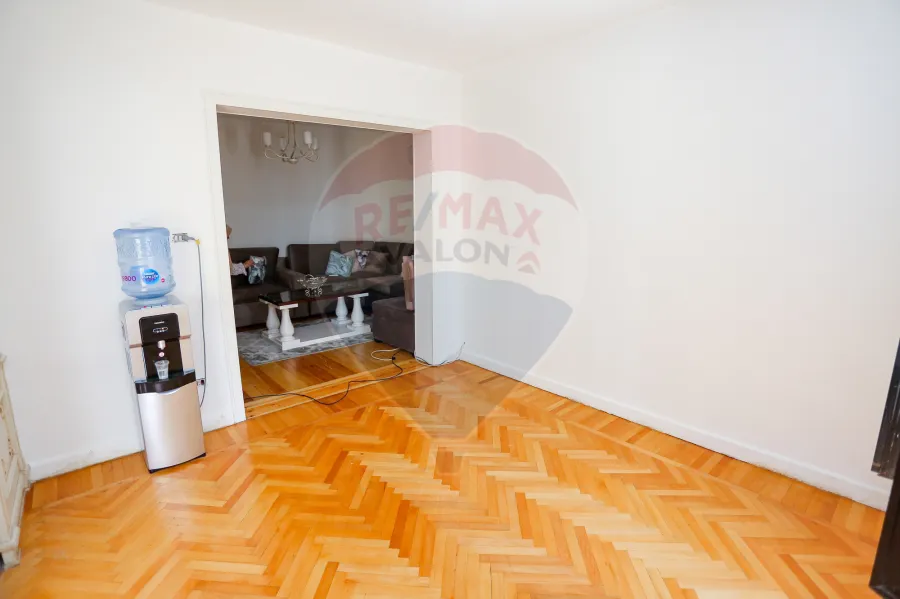 شقة للبيع 180 م رشدى (ش رشدى)