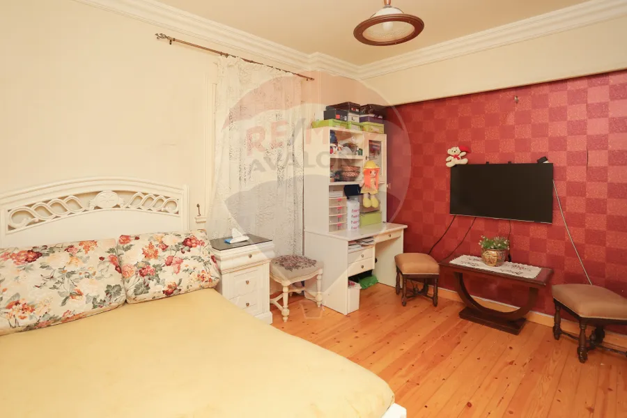 شقة للإيجار المفروش 175م  زيزنيا (خطوات من شارع ابوقير - عمارة براند)