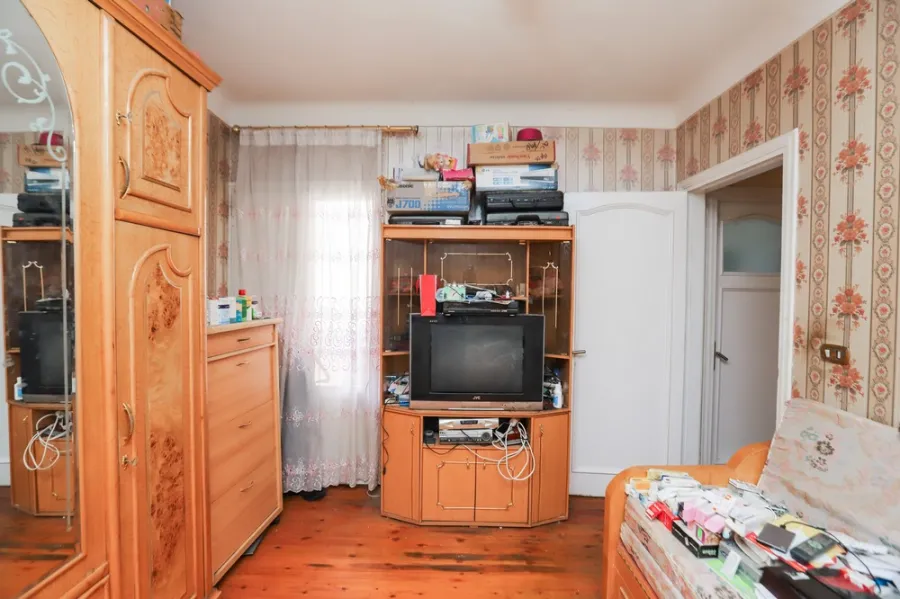 Apartment For Sale 185m Fleming ( El-Fath St. Directly on Tram Station)