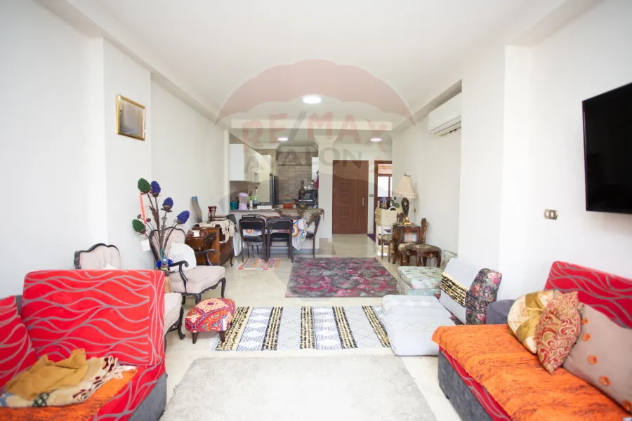Furnished ground floor apartment for rent 175 m + 55 m Garden