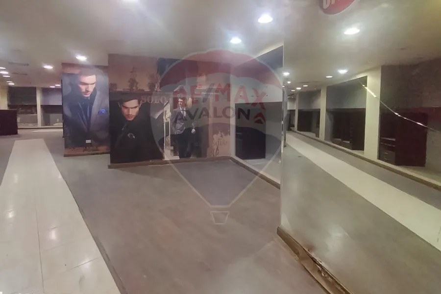 Shop + mezzan for rent 460 m Moustafa Kamel (Abu Qir st.)