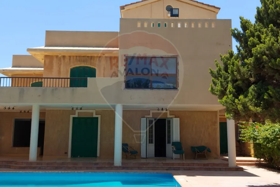 Standalone villa for sale 900 m King Mariout (El Kafoury St.)