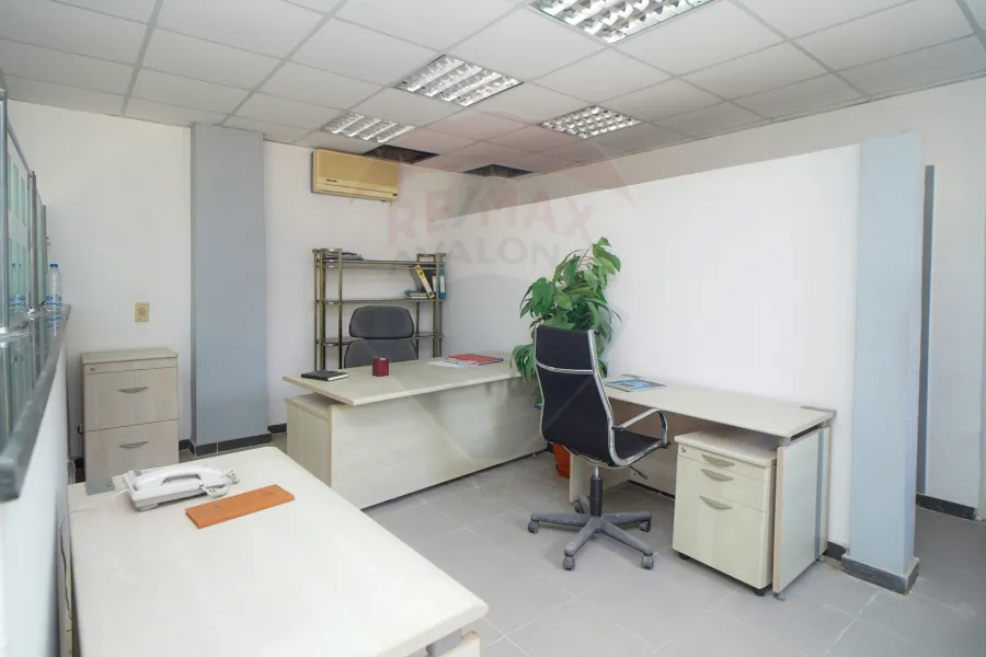 (فرصة إستثمارية) مصنع للبيع 2,164 م برج العرب الجديدة (المنطقة الصناعية الرابعة)