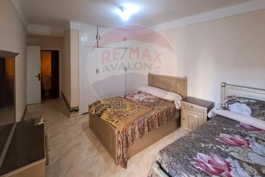 شقة للبيع 120 م ستانلي (على البحر مباشرة)