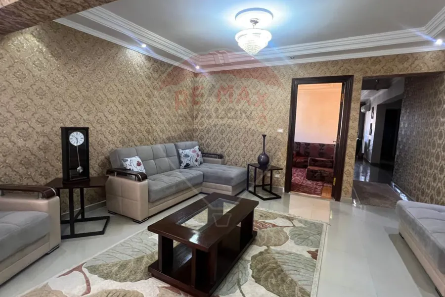 شقة للبيع 265 م  سابا باشا (خطوات من الترام)